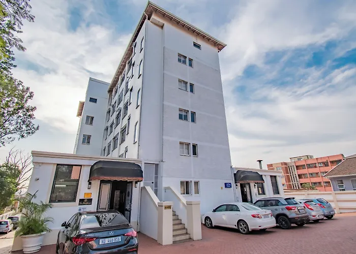 Emakhosini Hotel On East